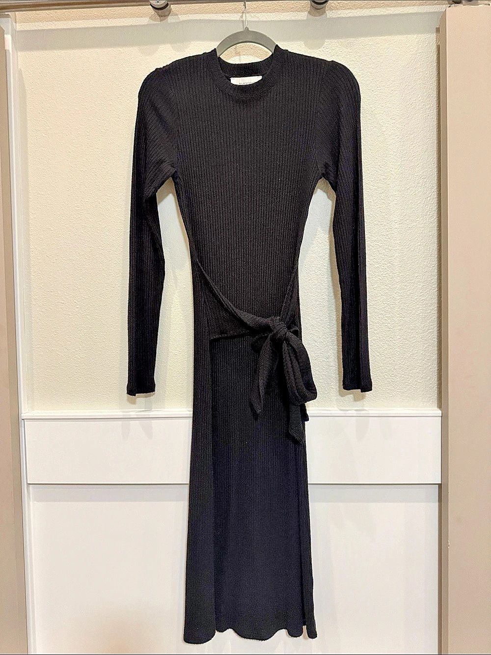 Fourteenth Place Ribbed Tie-Waist Midi Dress in Black Size Small Like New